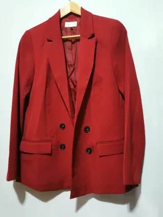 Americana roja sin etiqueta