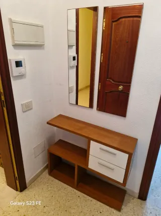 Mueble recibidor con espejo
