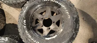 Conjunto llantas y neumaticos land rover