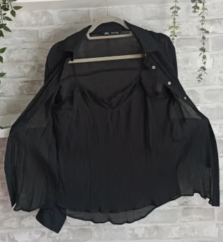 Camisa Negra con Top Lencero de Zara