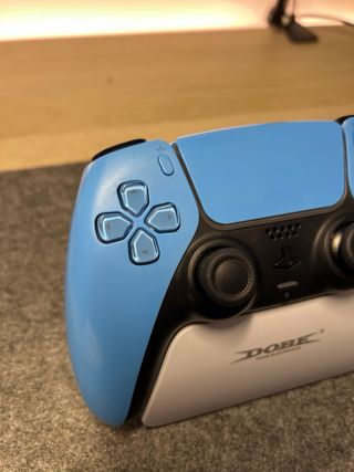 Mando PS5 Starlight Blue con joysticks magnéticos