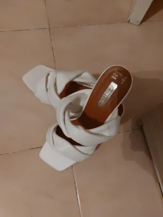 Sandalias de tacón blancas Primark