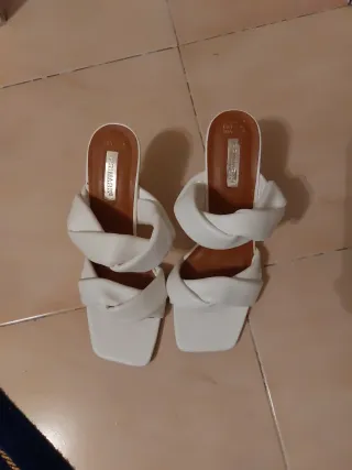 Sandalias de tacón blancas Primark