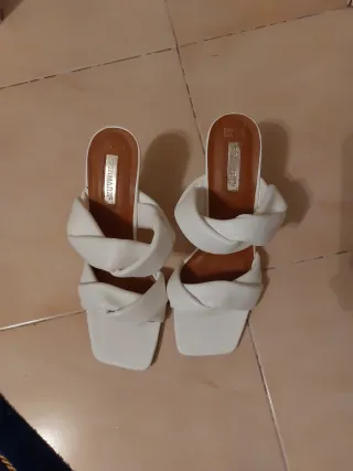 Sandalias de tacón blancas Primark