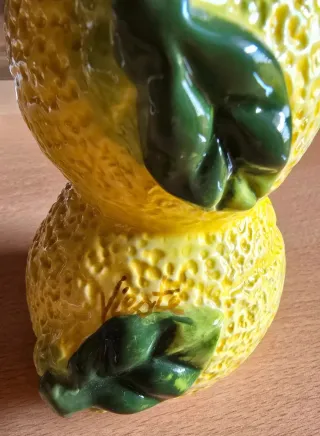 Porta mestoli in ceramica a forma di limone