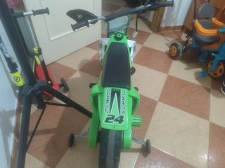 Mini moto eléctrica infantil verde