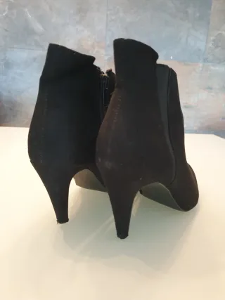 Botines negros tacón