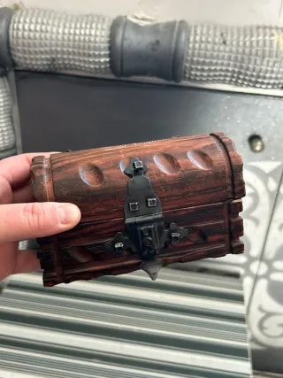 Caja cofre antiguo de madera