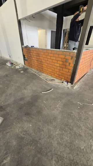 Instalaciones puestas ,tarima ,armarios a medida