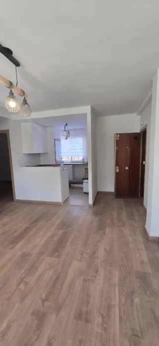 Instalaciones puestas ,tarima ,armarios a medida