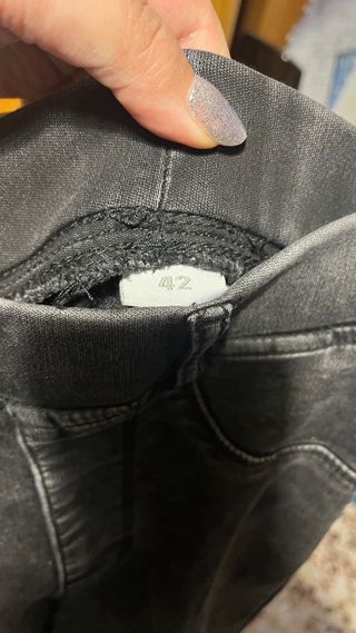 Jeans neri elasticizzati effetto stone wash