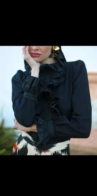 Blusa Zara volantes Talla M