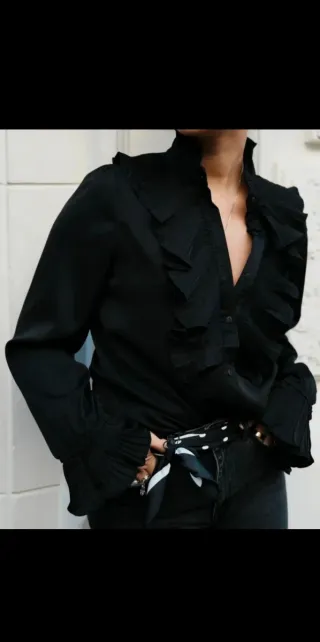 Blusa Zara volantes Talla M