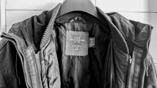 Chaqueta H&M con capucha Talla M