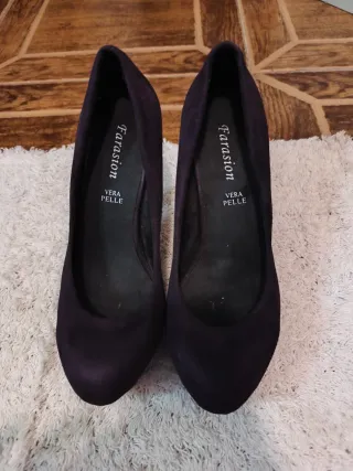 Tacones morados de plataforma