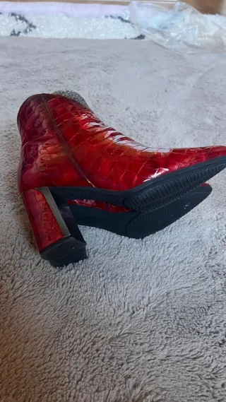 Botines charol piel rojos