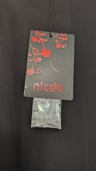 Falda larga plisada negra con pedrería para fiesta