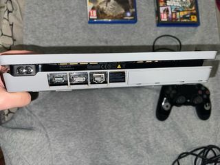 PS4 Edición Star Wars + Mando + 2 Juegos