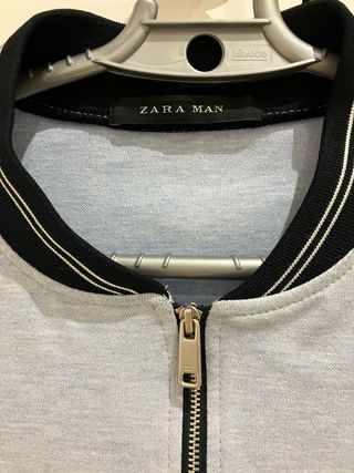 Chaqueta Zara Bomber Azul claro y Negra