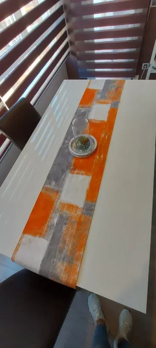 Mesa de comedor moderna