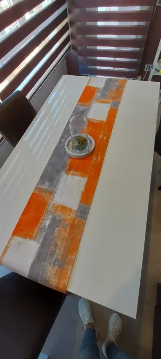 Mesa de comedor moderna