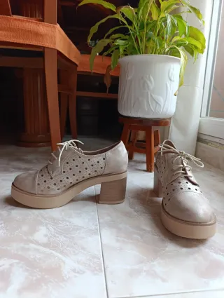 Zapatos con cordones