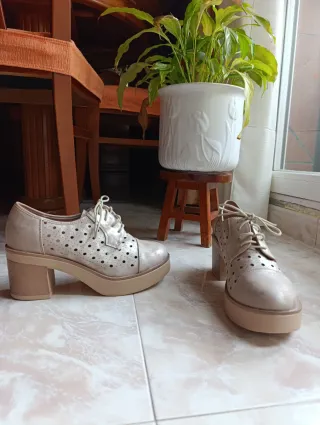 Zapatos con cordones