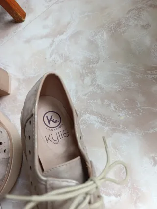 Zapatos con cordones