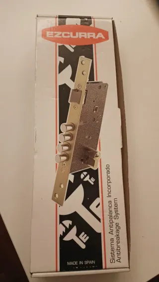Cerradura Ezcurra Antipalanca de puerta entrada