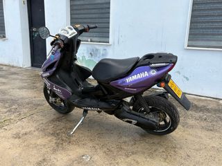 Yamaha Aerox Morado