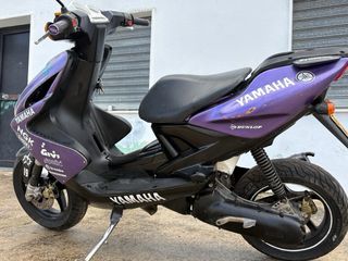 Yamaha Aerox Morado