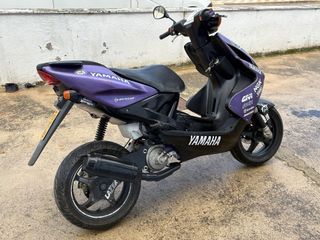Yamaha Aerox Morado