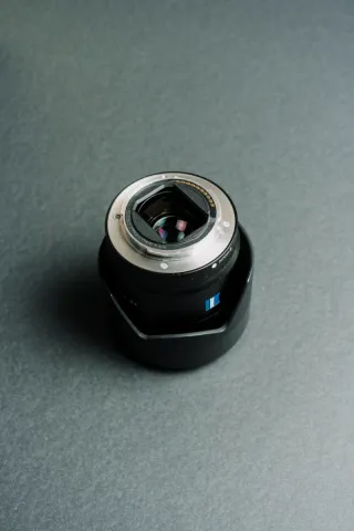 Sony Zeiss 55mm f/1.8 FE Sonnar ZA