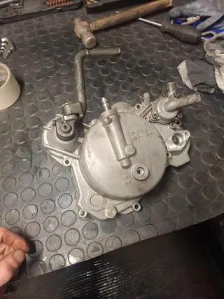 Tapa embrague Derbi Euro 2 encendido pata