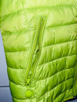 Giubbotto verde imbottito con cappuccio