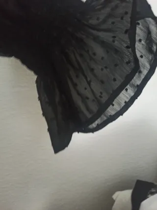 Blusa Stradivarius negra manga larga