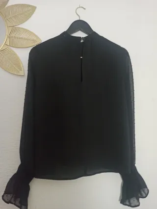 Blusa Stradivarius negra manga larga