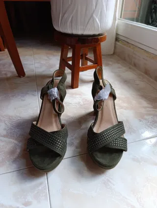 Sandalias verdes de tacón