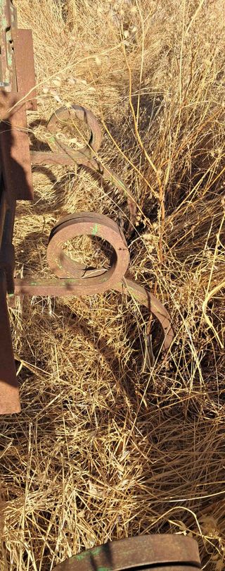 Cultivador aporcadera de 3 surcos.