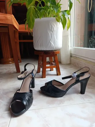 Zapatos de tacón negros