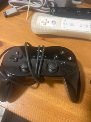 Nintendo Wii giapponese bianca con controller