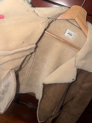 Chaqueta efecto ante forrada de borreguito