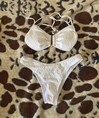 Bañador blanco con textura