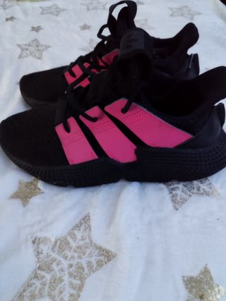 Zapatillas Adidas Negras y Rosas