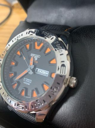 Reloj Seiko  Negro Naranja