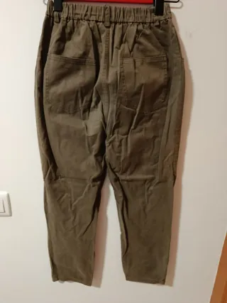 Pantalón Pull&Bear verde oliva