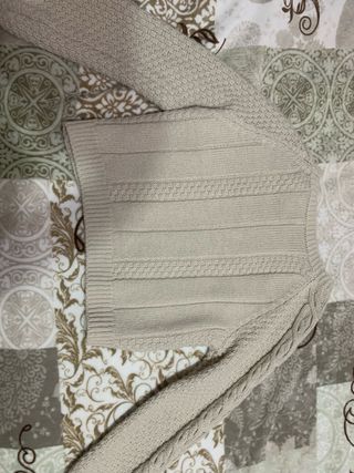 Jersey beige corto tejido