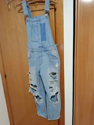 Mono vaquero desgarrado