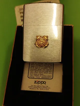 Mechero Zippo con su caja original