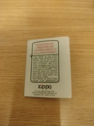 Mechero Zippo con su caja original